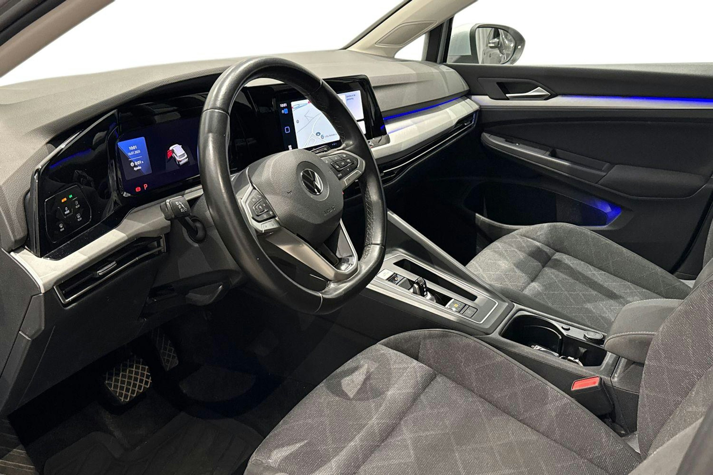 met. hopea Volkswagen Golf 2021 kuva 7.