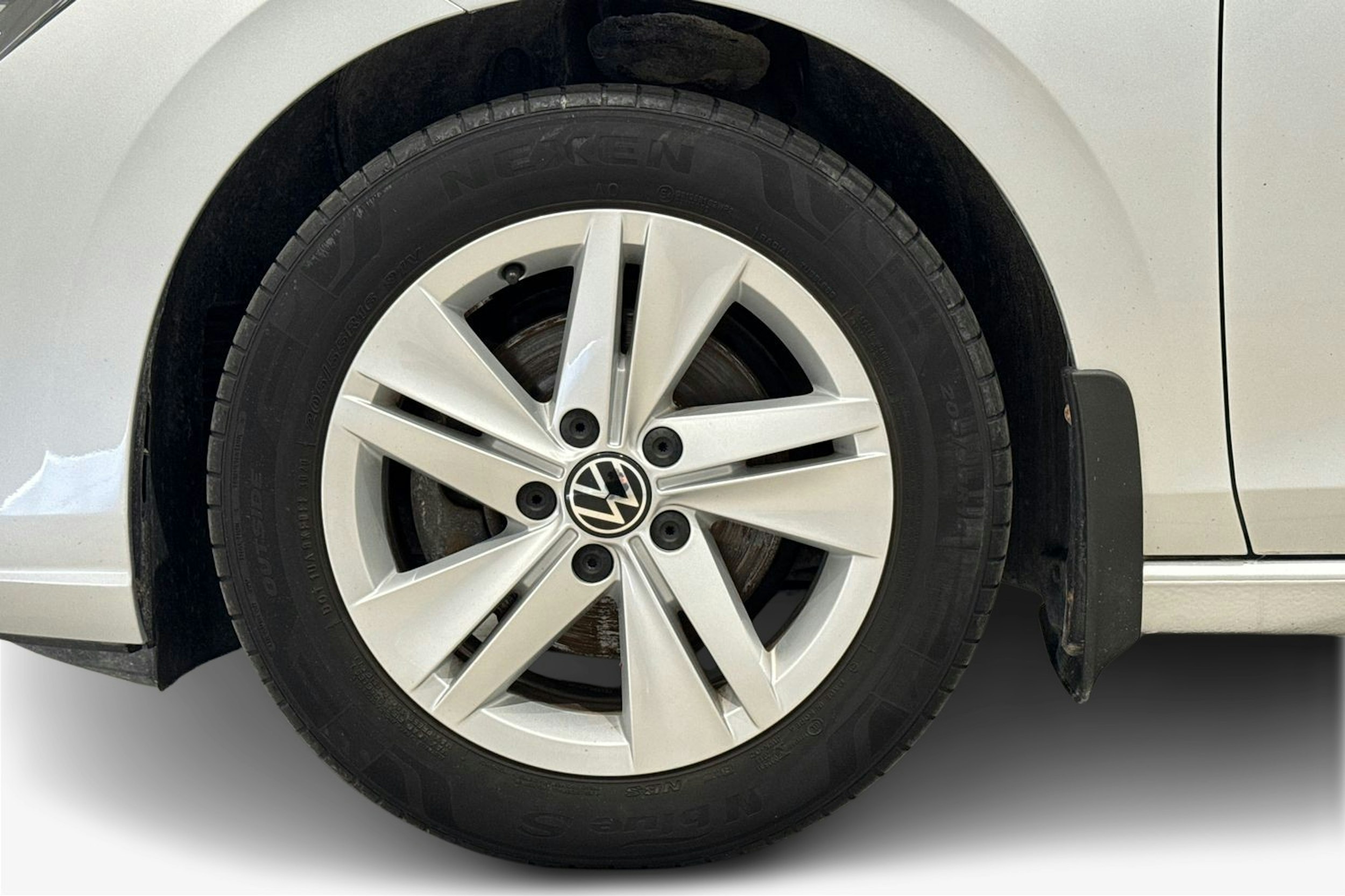 met. hopea Volkswagen Golf 2021 kuva 11.