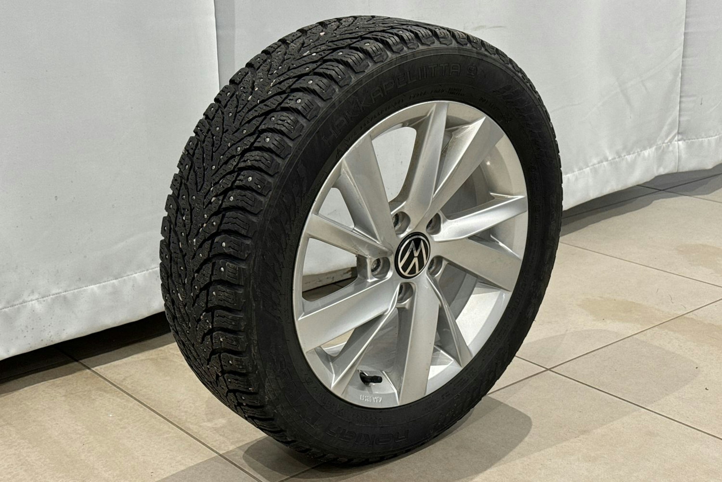 met. hopea Volkswagen Golf 2021 kuva 14.