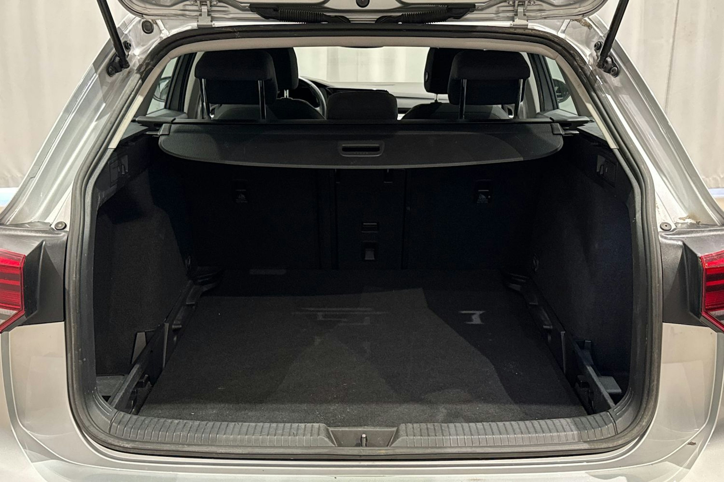 met. hopea Volkswagen Golf 2021 kuva 15.