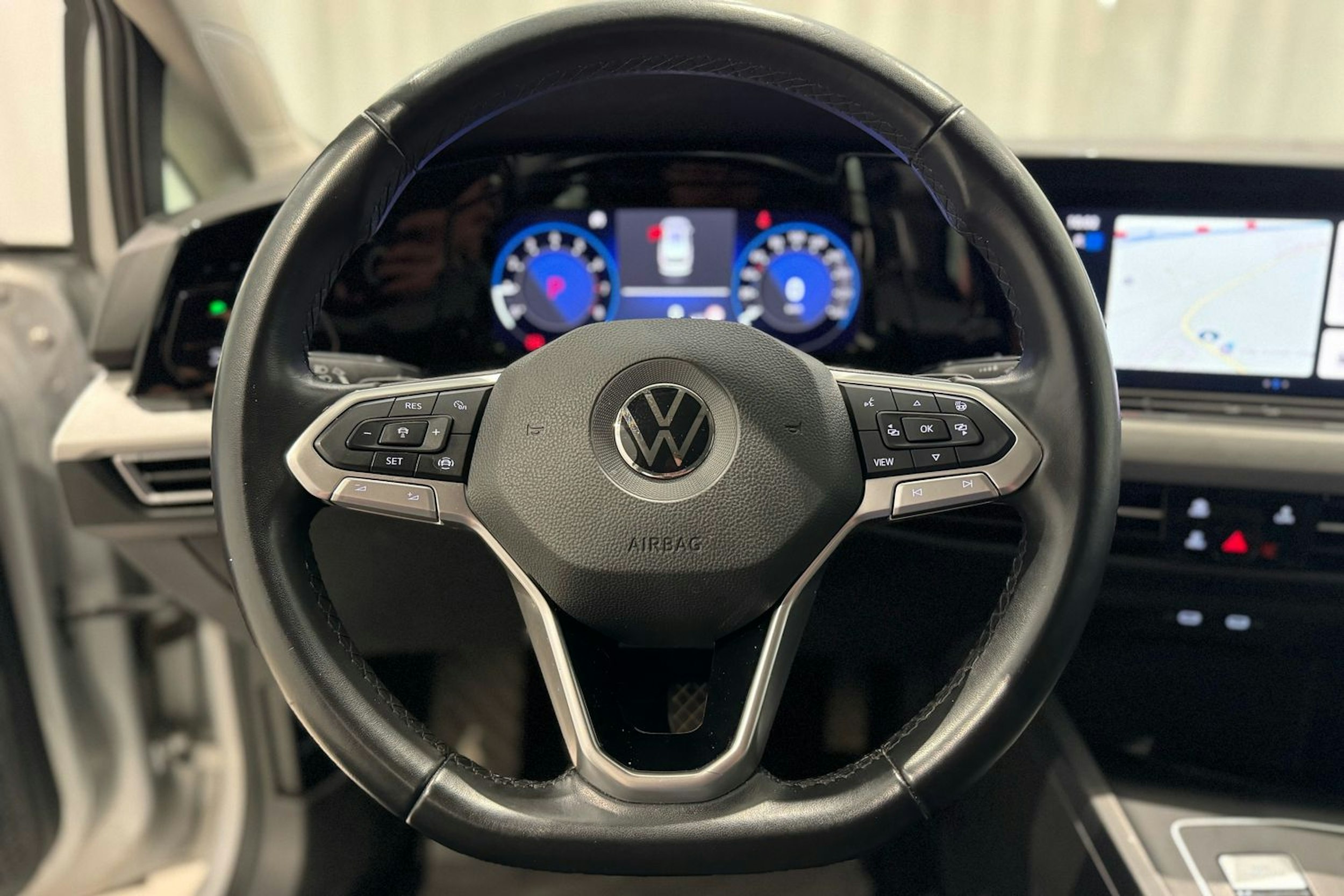 met. hopea Volkswagen Golf 2021 kuva 16.