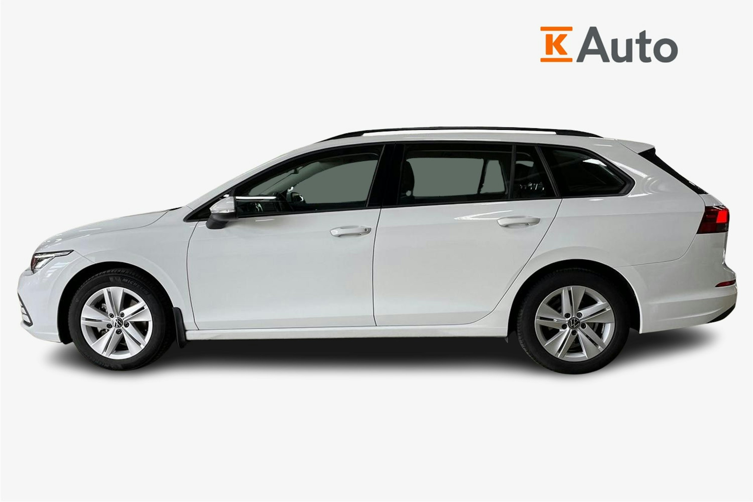 valkoinen Volkswagen Golf 2021 kuva 6.