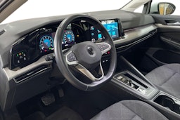 valkoinen Volkswagen Golf 2021 kuva 7.
