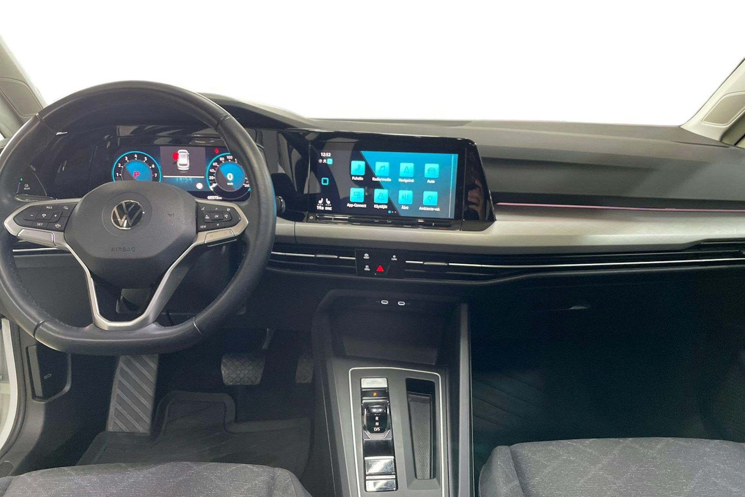 valkoinen Volkswagen Golf 2021 kuva 9.