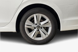 valkoinen Volkswagen Golf 2021 kuva 11.