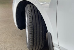 valkoinen Volkswagen Golf 2021 kuva 13.