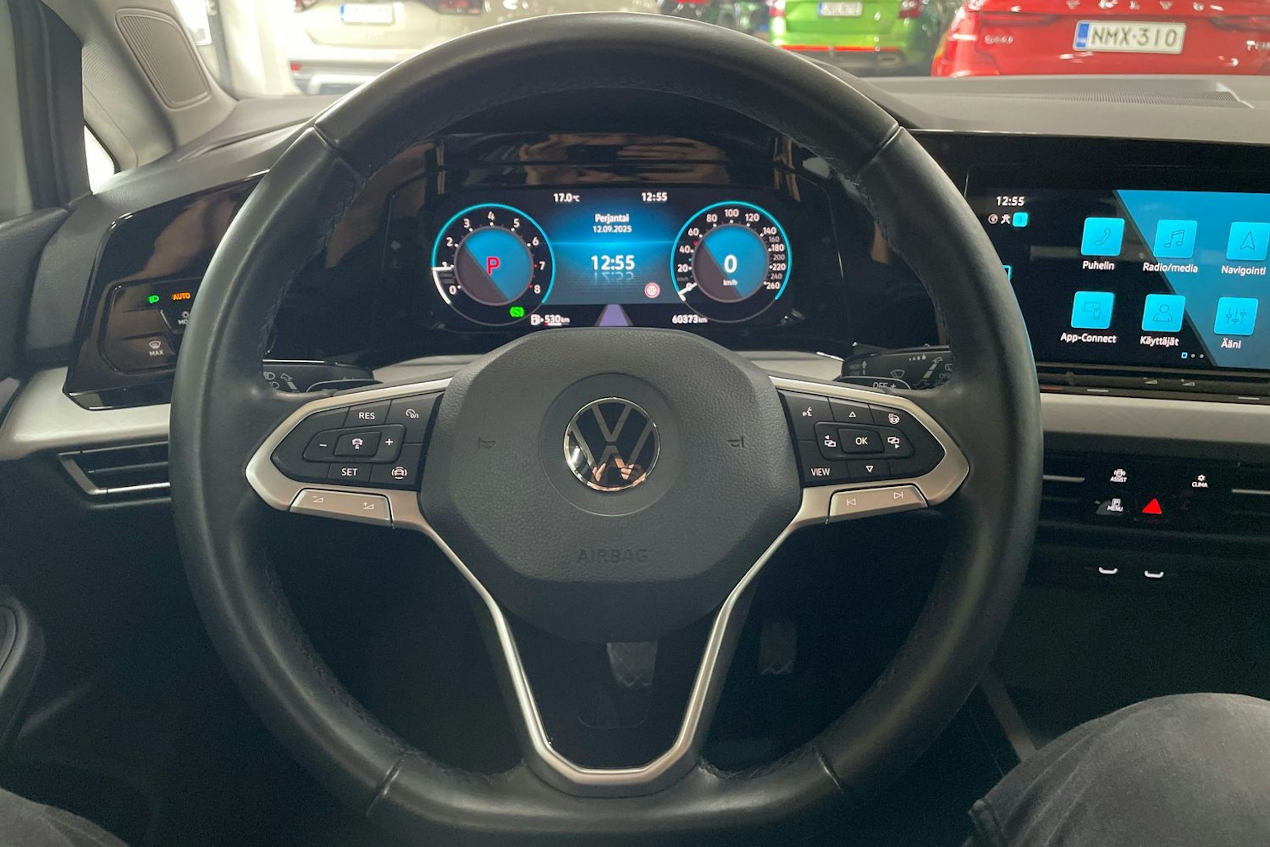 valkoinen Volkswagen Golf 2021 kuva 16.