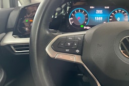 valkoinen Volkswagen Golf 2021 kuva 17.