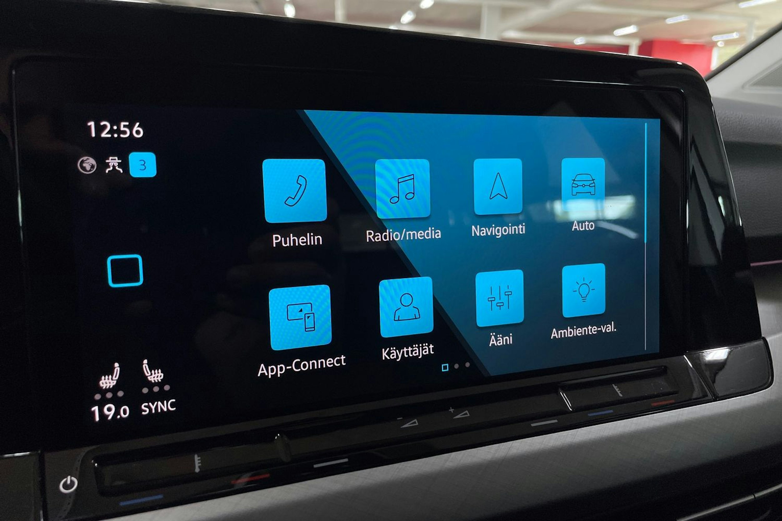 valkoinen Volkswagen Golf 2021 kuva 19.