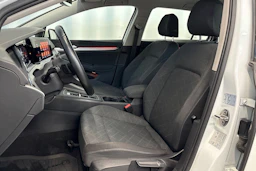 valkoinen Volkswagen Golf 2021 kuva 14.