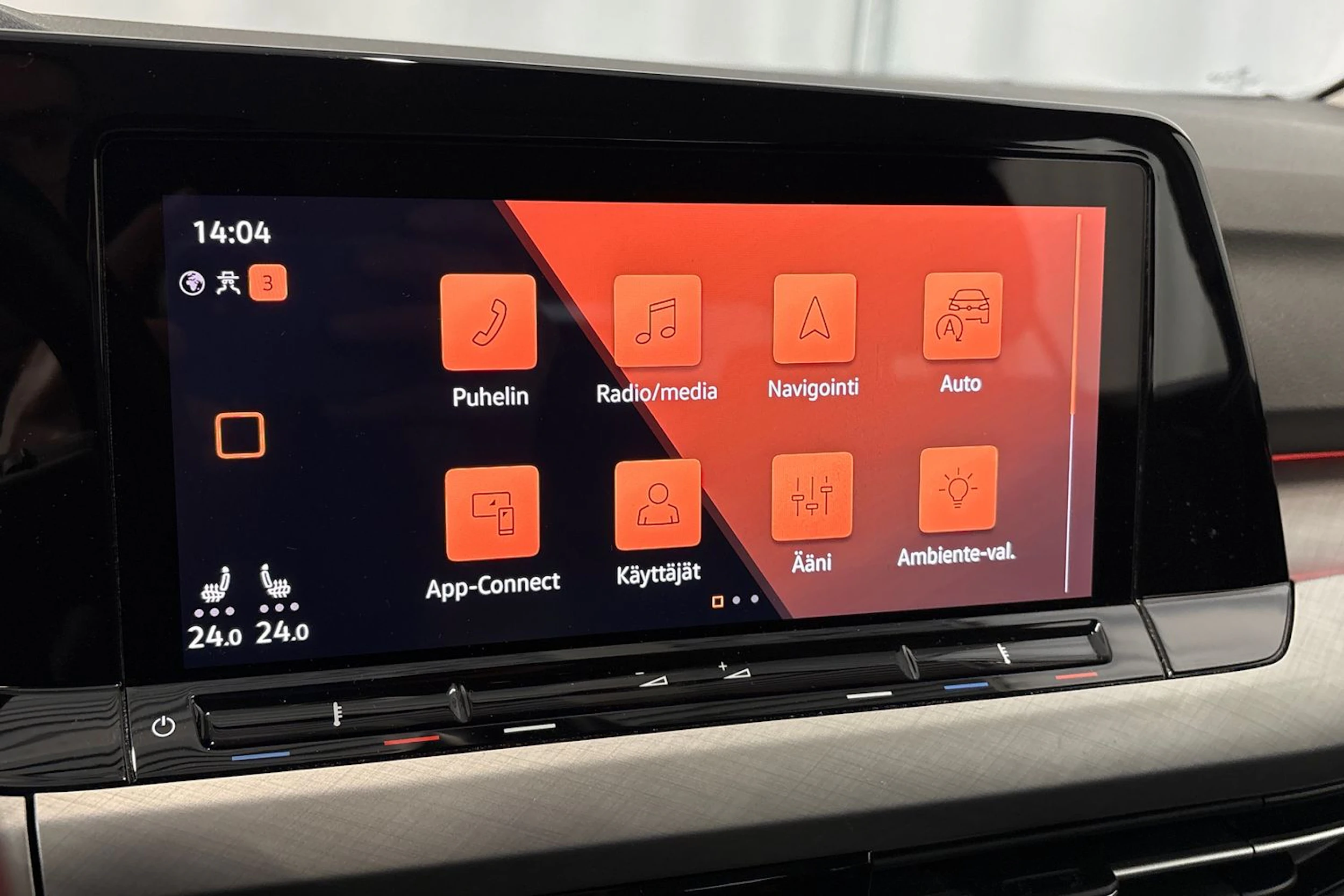 valkoinen Volkswagen Golf 2021 kuva 19.