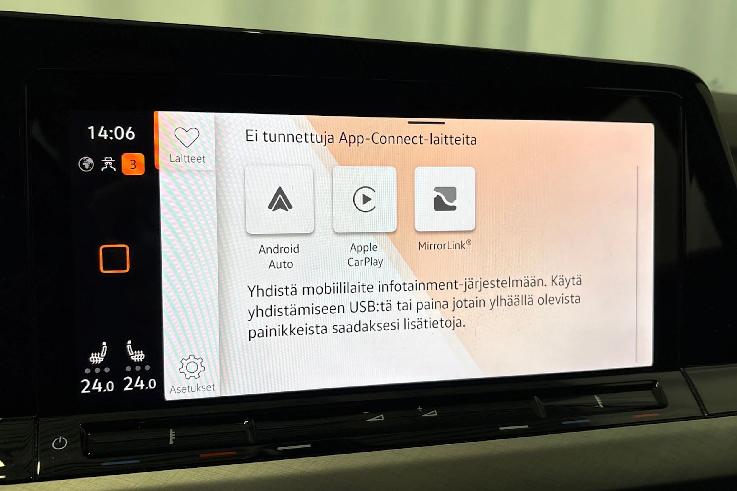 valkoinen Volkswagen Golf 2021 kuva 23.