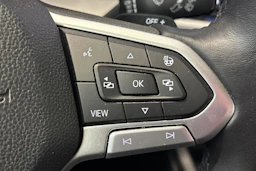 valkoinen Volkswagen Golf 2021 kuva 25.