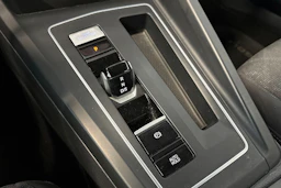 valkoinen Volkswagen Golf 2021 kuva 27.