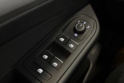 valkoinen Volkswagen Golf 2021 kuva 29.