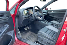 Punainen Volkswagen GOLF 2021 kuva 3.