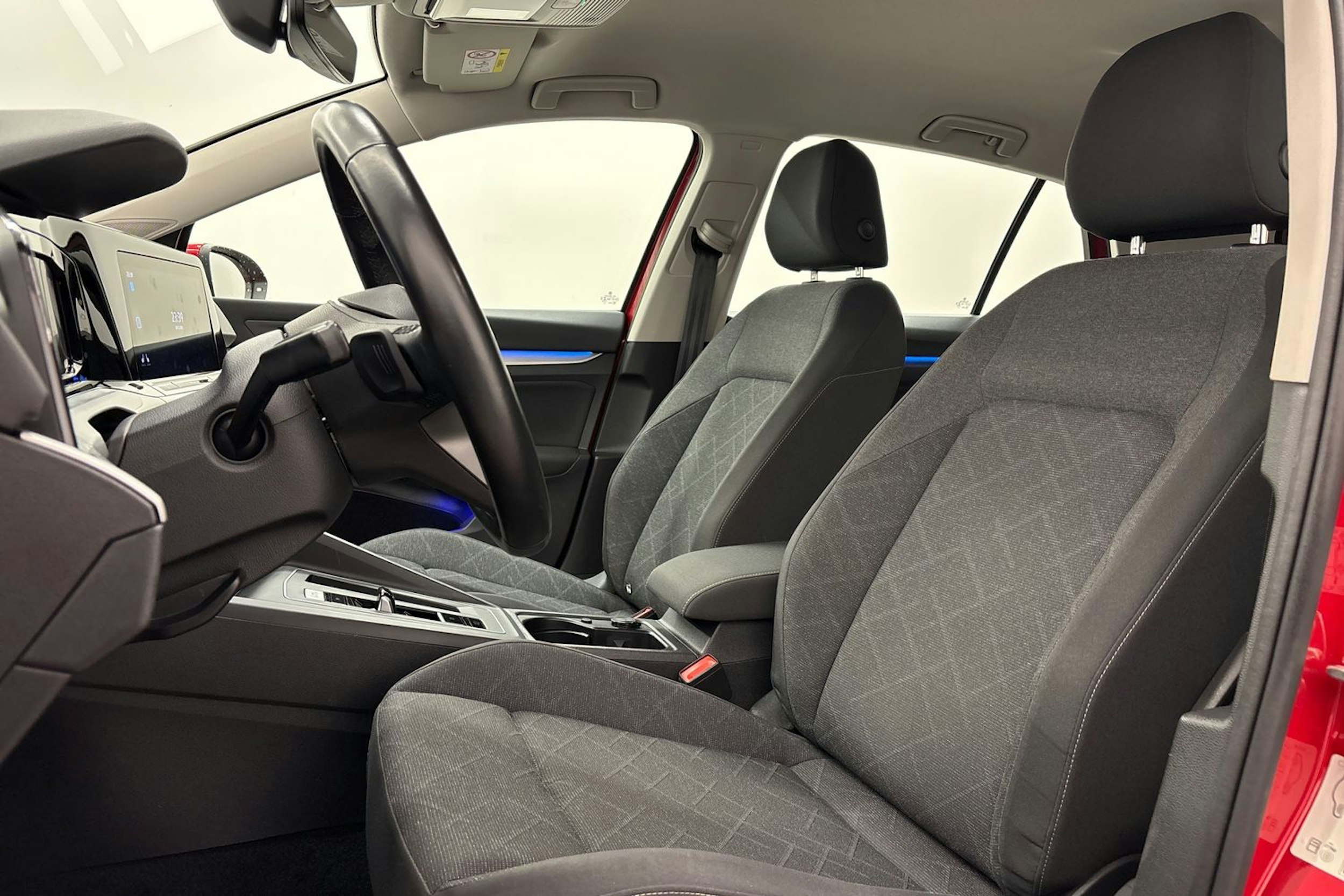 met. punainen Volkswagen Golf 2021 kuva 14.