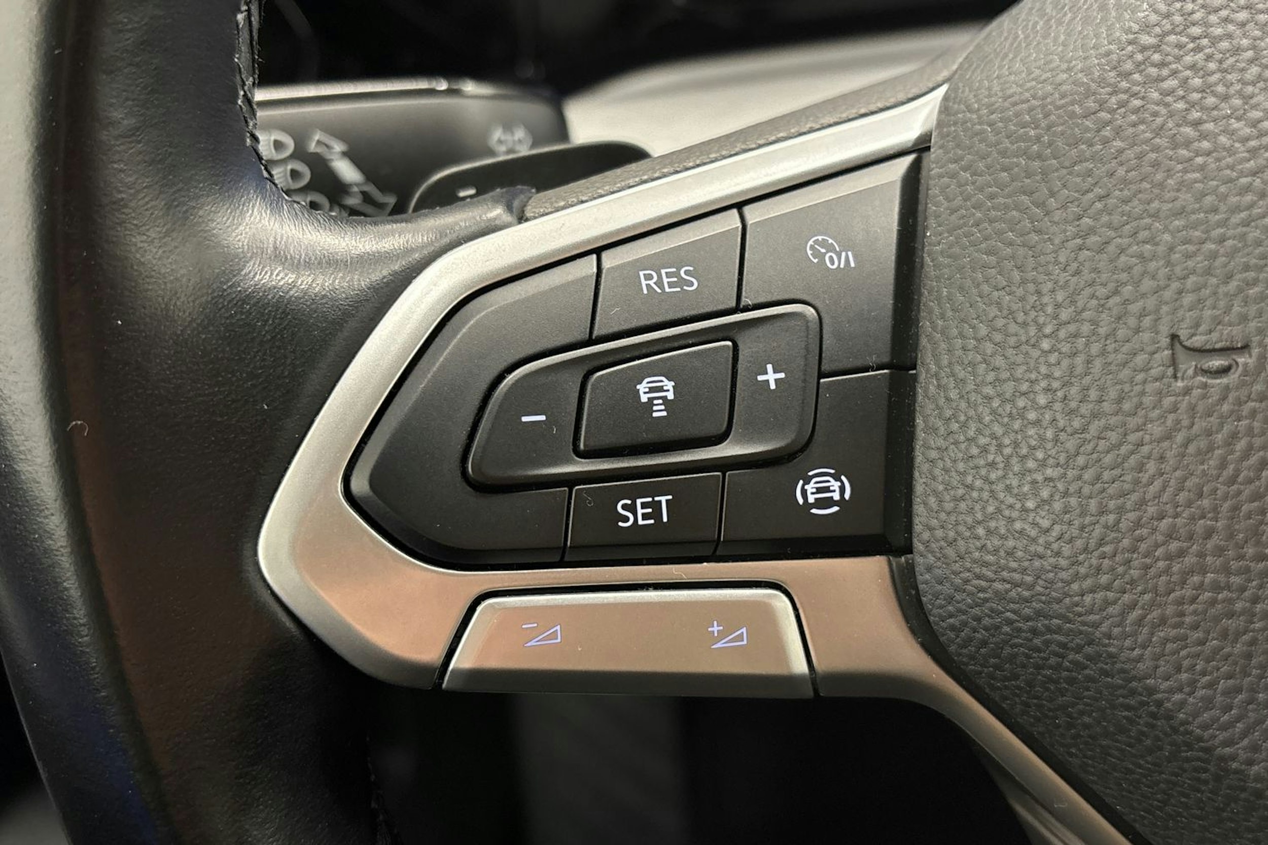 met. punainen Volkswagen Golf 2021 kuva 16.