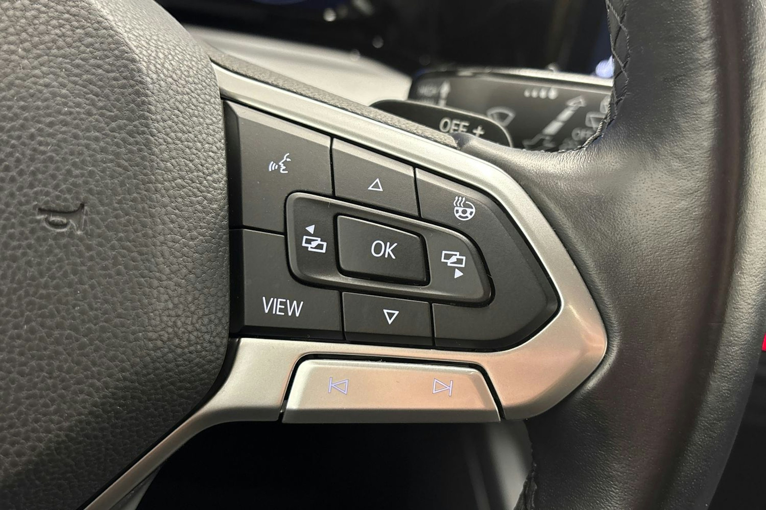 met. punainen Volkswagen Golf 2021 kuva 17.