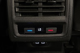 met. punainen Volkswagen Golf 2021 kuva 25.