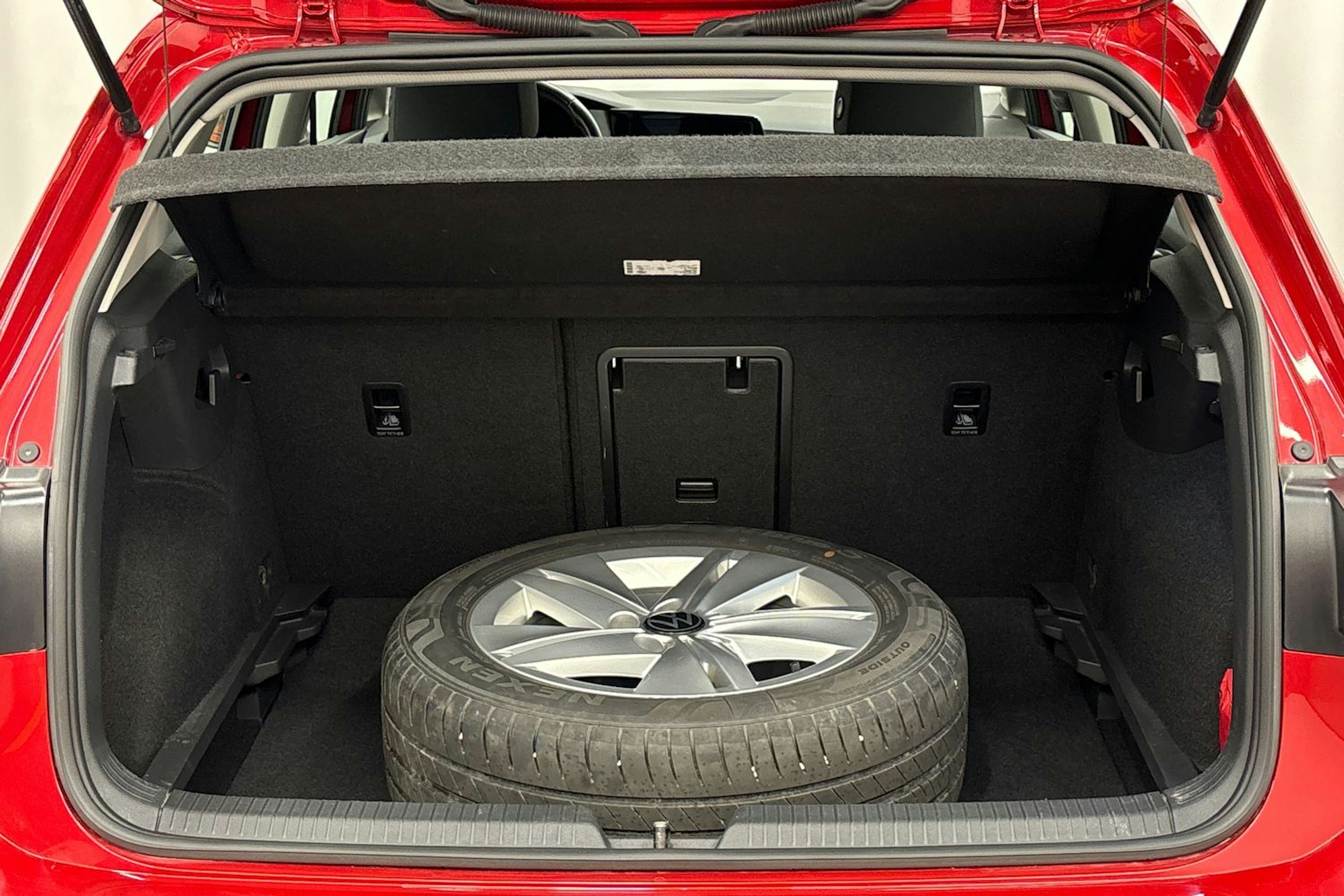 met. punainen Volkswagen Golf 2021 kuva 27.