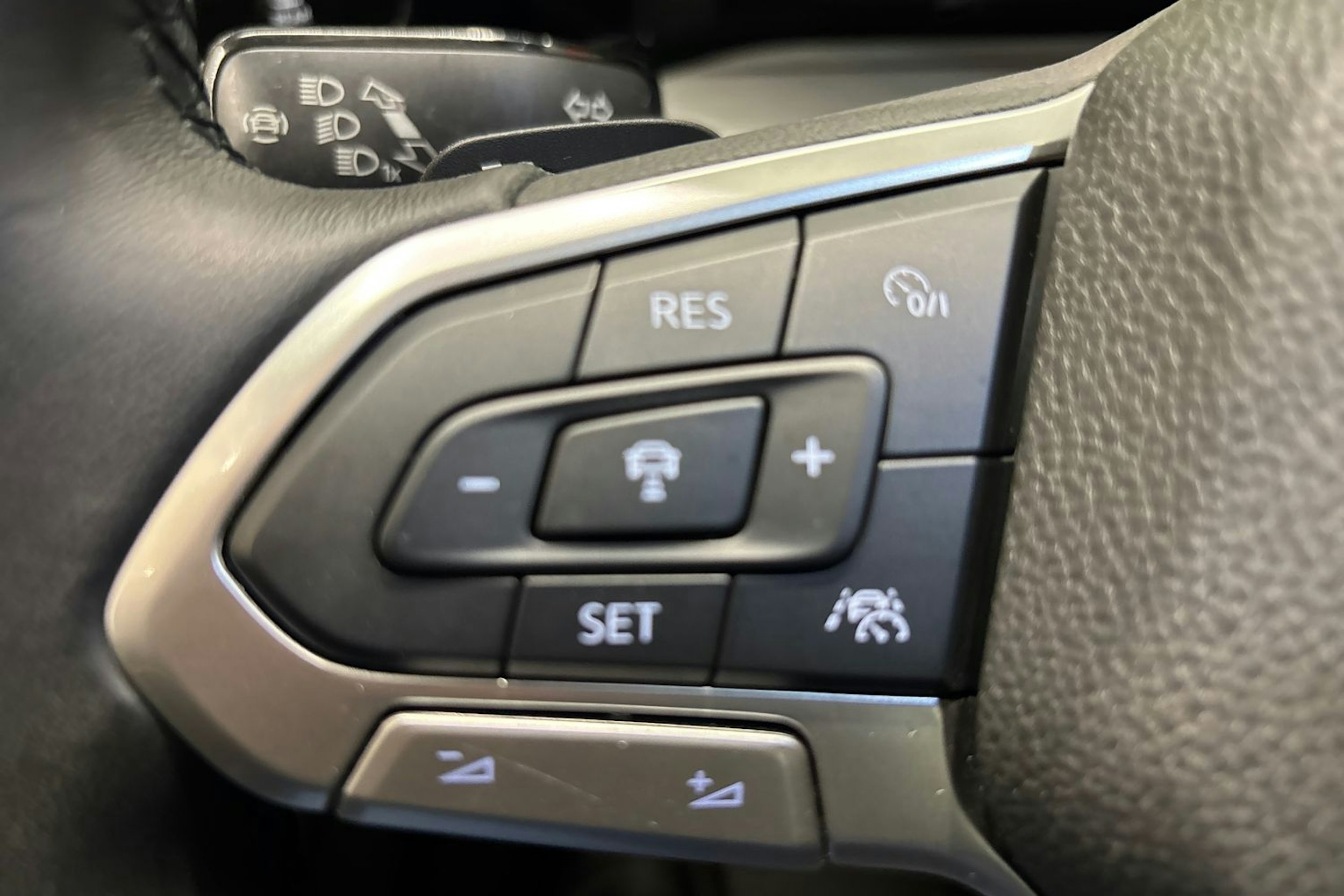 Harmaa Volkswagen GOLF 2021 kuva 18.