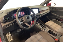 punainen Volkswagen Golf 2021 kuva 7.