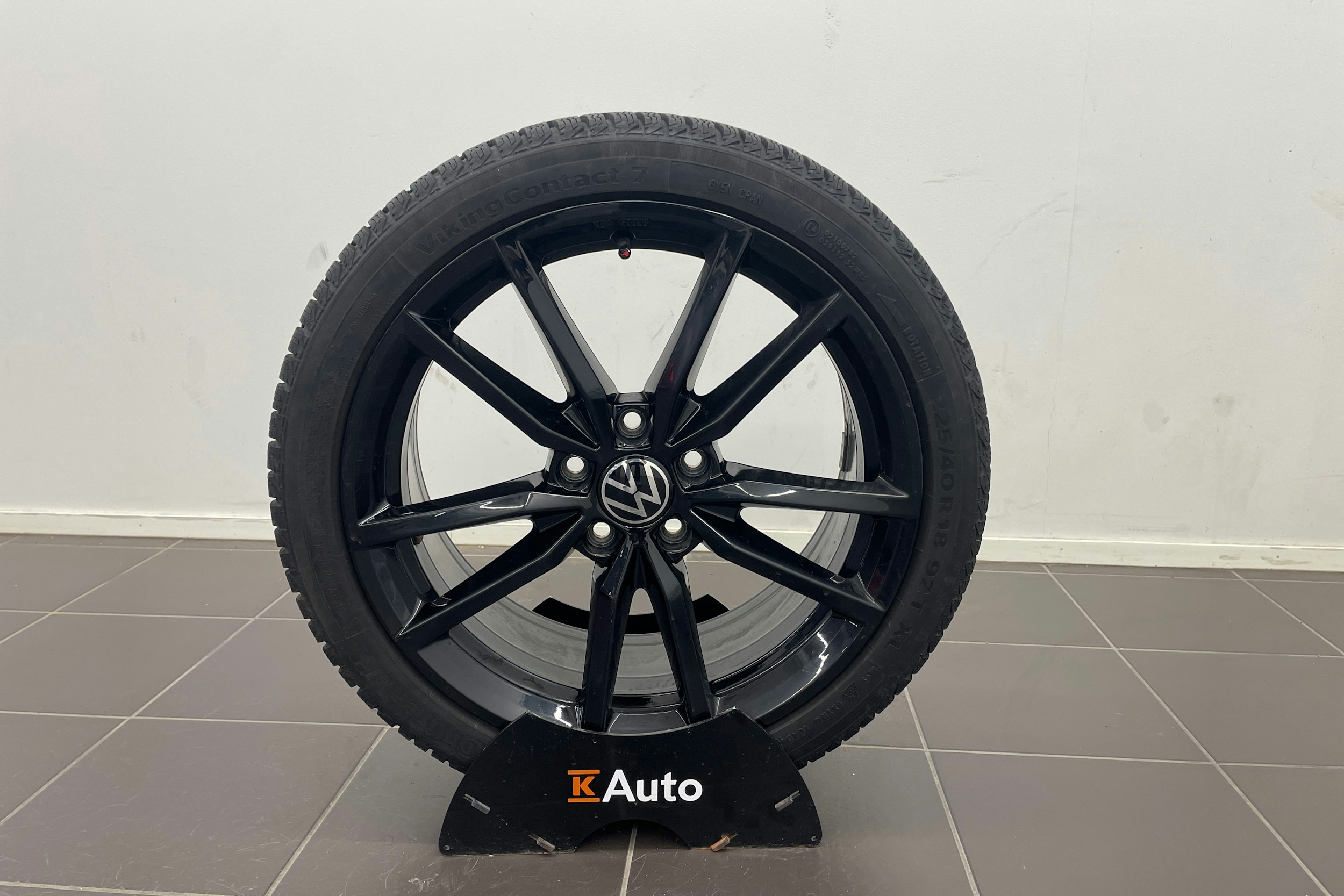 punainen Volkswagen Golf 2021 kuva 13.