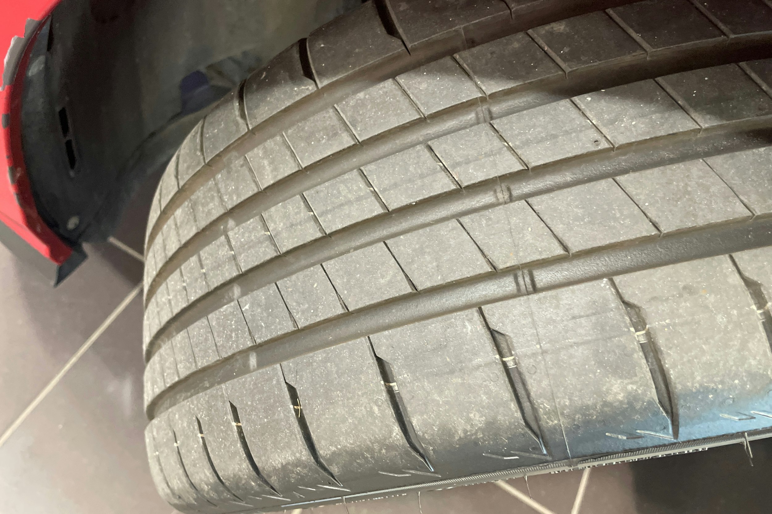 punainen Volkswagen Golf 2021 kuva 14.