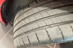 punainen Volkswagen Golf 2021 kuva 14.