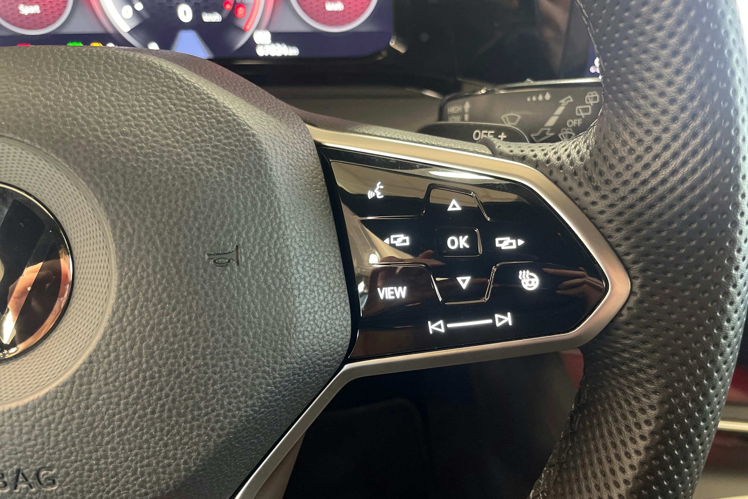 punainen Volkswagen Golf 2021 kuva 18.