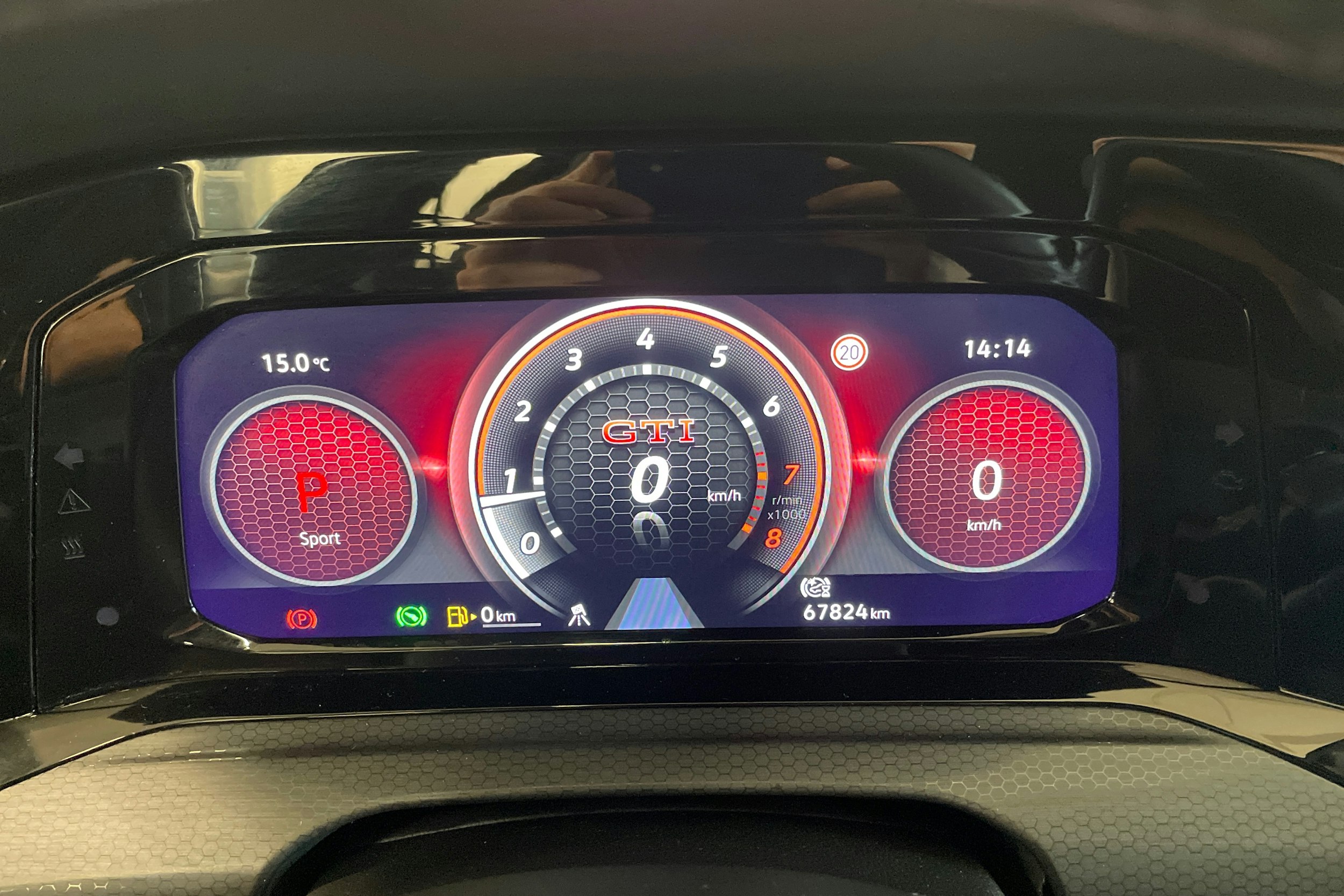 punainen Volkswagen Golf 2021 kuva 19.