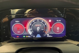 punainen Volkswagen Golf 2021 kuva 19.