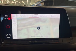 punainen Volkswagen Golf 2021 kuva 21.