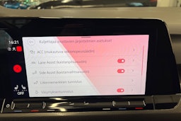 punainen Volkswagen Golf 2021 kuva 29.