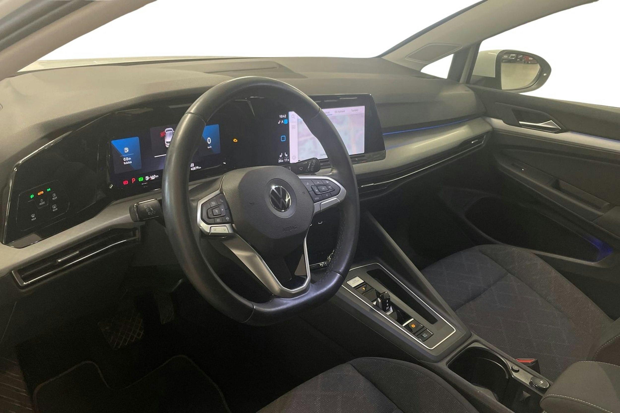 valkoinen Volkswagen Golf 2021 kuva 7.