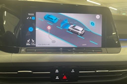 valkoinen Volkswagen Golf 2021 kuva 16.