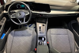 punainen Volkswagen Golf 2021 kuva 9.