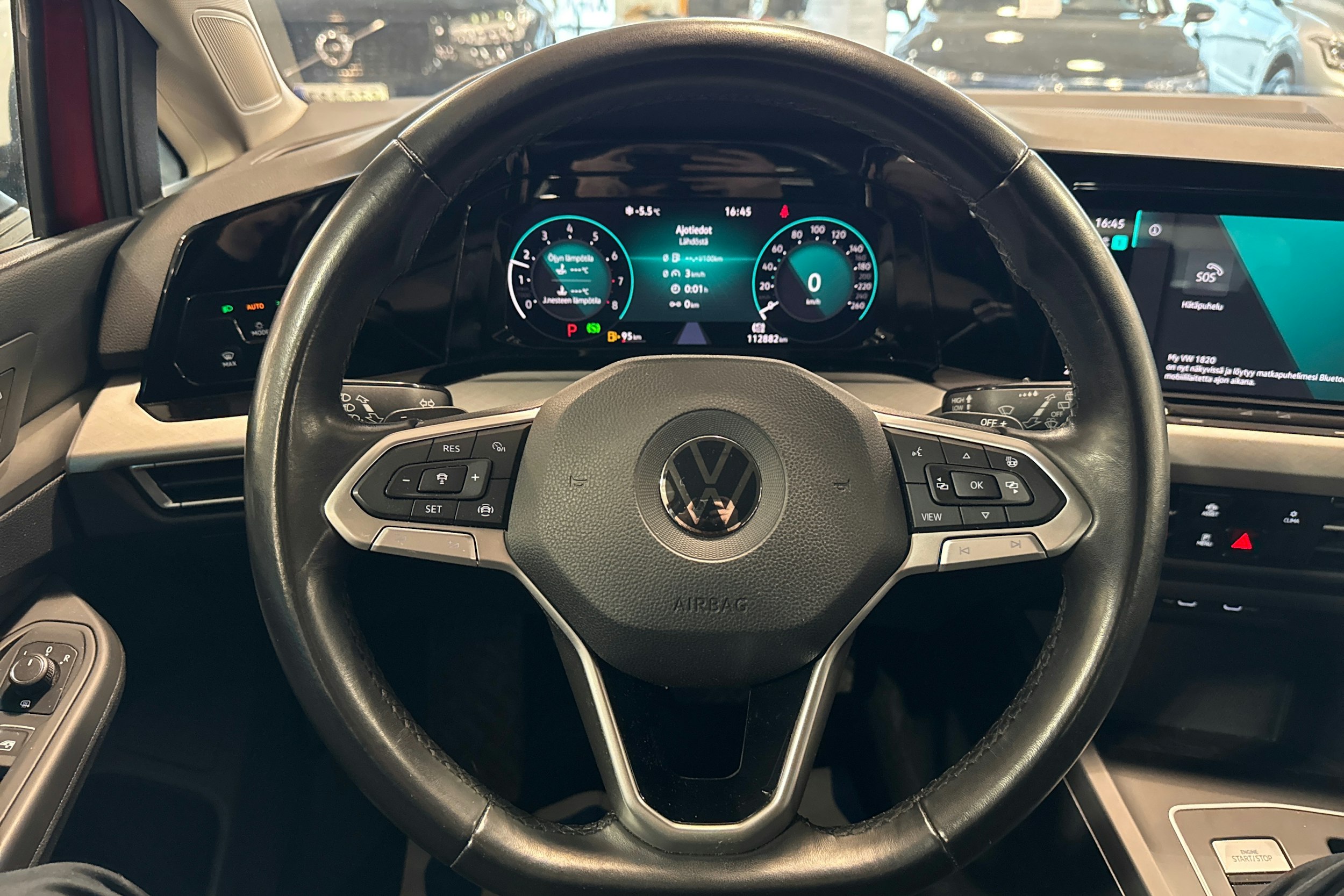 punainen Volkswagen Golf 2021 kuva 14.