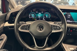 punainen Volkswagen Golf 2021 kuva 14.