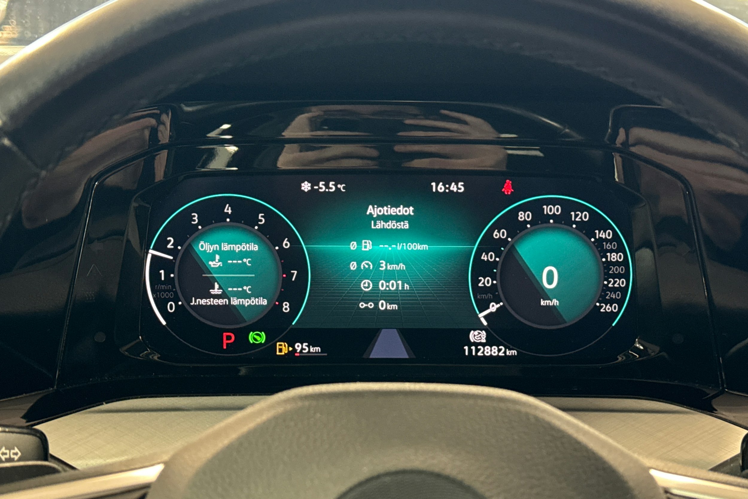 punainen Volkswagen Golf 2021 kuva 15.