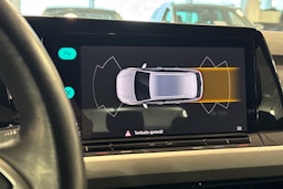 punainen Volkswagen Golf 2021 kuva 16.