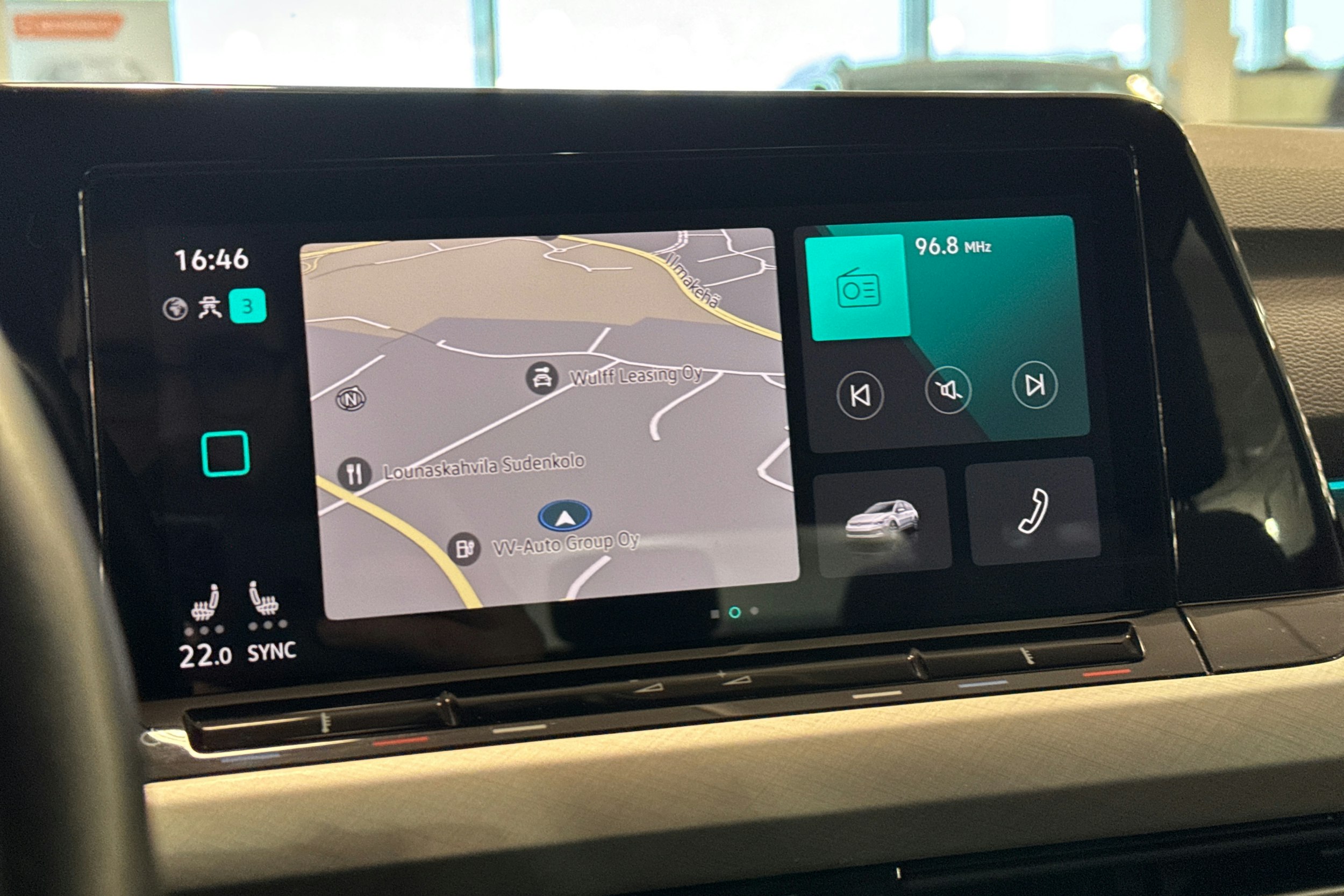 punainen Volkswagen Golf 2021 kuva 19.