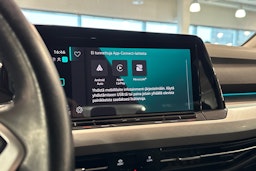 punainen Volkswagen Golf 2021 kuva 20.