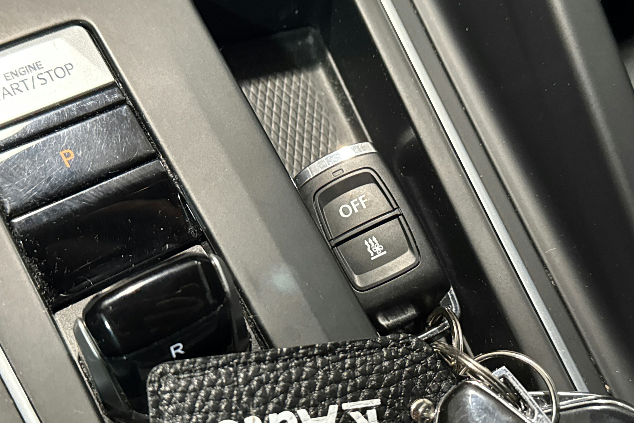 punainen Volkswagen Golf 2021 kuva 21.