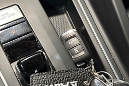 punainen Volkswagen Golf 2021 kuva 21.