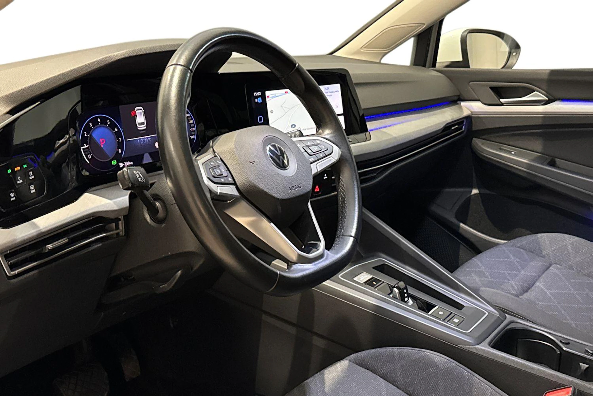 valkoinen Volkswagen Golf 2021 kuva 6.