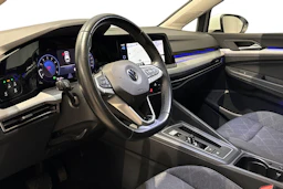 valkoinen Volkswagen Golf 2021 kuva 6.