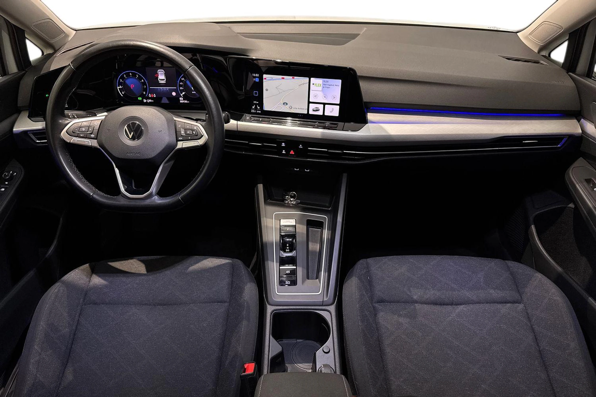 valkoinen Volkswagen Golf 2021 kuva 7.