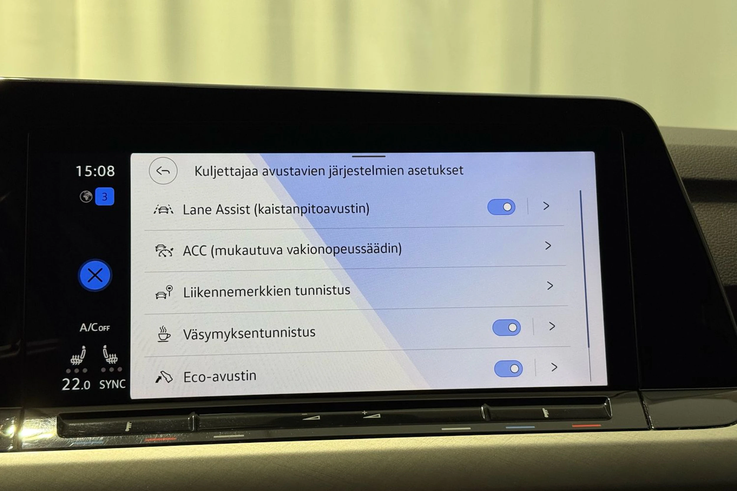 valkoinen Volkswagen Golf 2021 kuva 24.